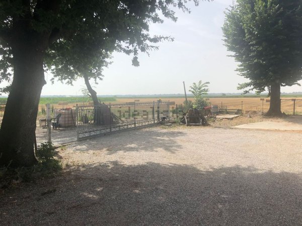 casa indipendente in vendita a Ravenna