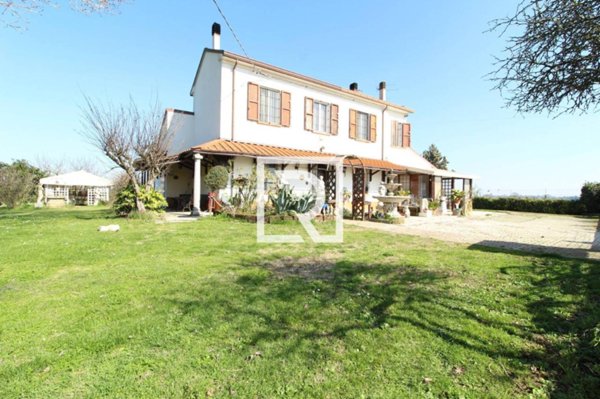 casa indipendente in vendita a Ravenna in zona Ragone