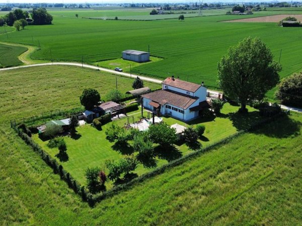 casa indipendente in vendita a Ravenna in zona San Michele