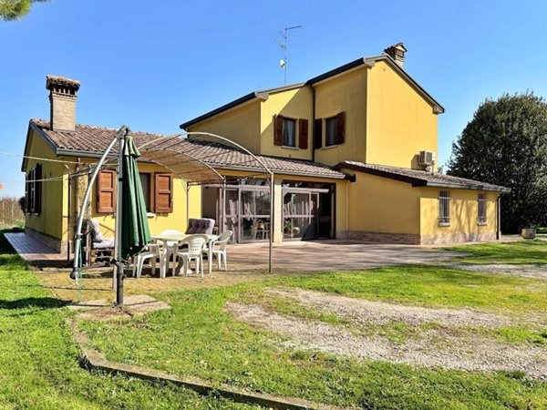 casa indipendente in vendita a Ravenna in zona Piangipane