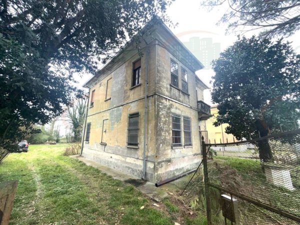 casa indipendente in vendita a Ravenna in zona Glorie