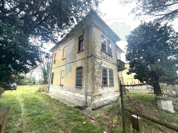 casa indipendente in vendita a Ravenna in zona Mezzano