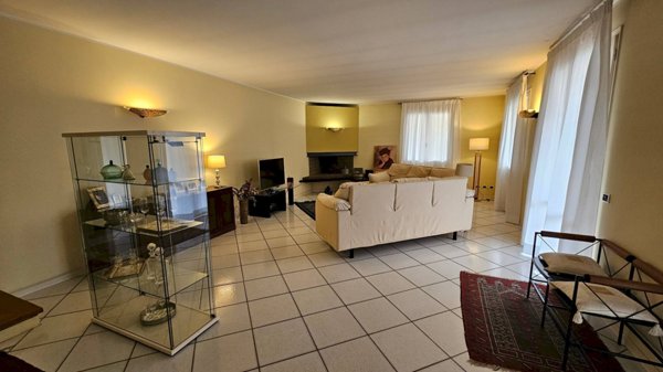 casa indipendente in vendita a Ravenna in zona Borgo Montone