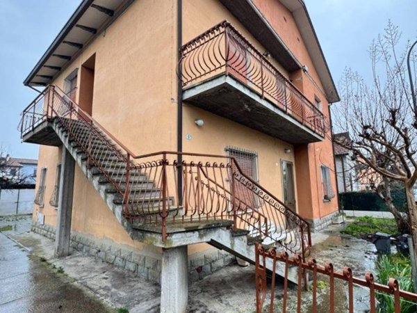 casa indipendente in vendita a Ravenna in zona Mezzano
