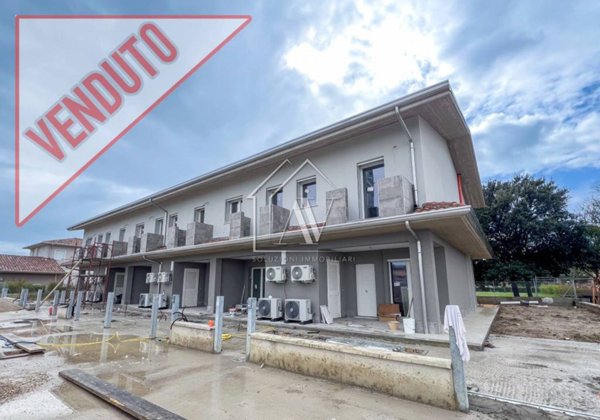 casa indipendente in vendita a Ravenna in zona Porto Fuori