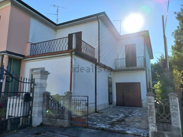 casa indipendente in vendita a Ravenna in zona Santerno