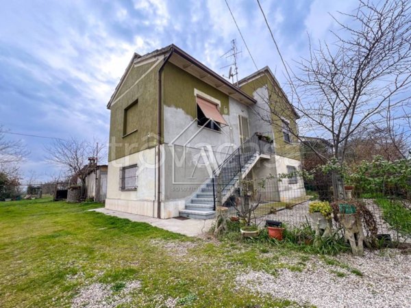 casa indipendente in vendita a Ravenna in zona San Pietro in Trento