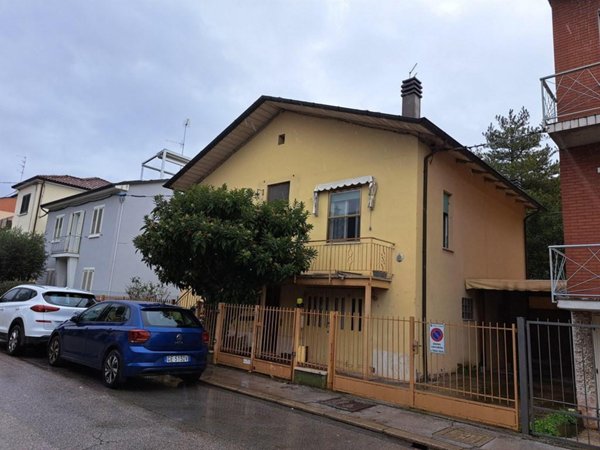 casa indipendente in vendita a Ravenna in zona Centro Storico