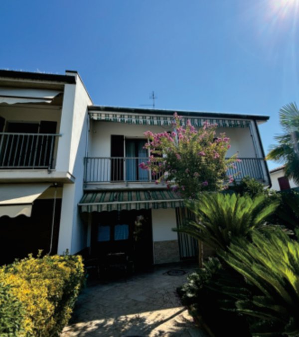 casa indipendente in vendita a Ravenna in zona Classe