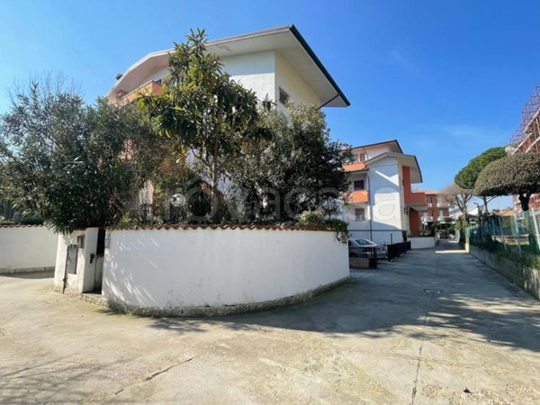 appartamento in vendita a Ravenna in zona Lido Adriano