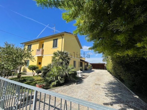 casa indipendente in vendita a Ravenna in zona Porto Fuori