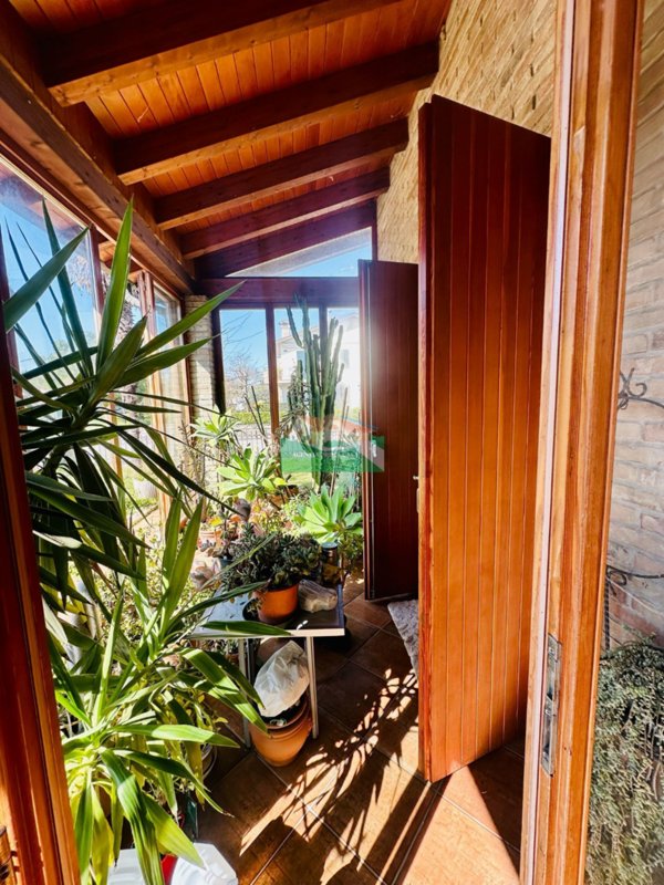 casa indipendente in vendita a Ravenna in zona Classe