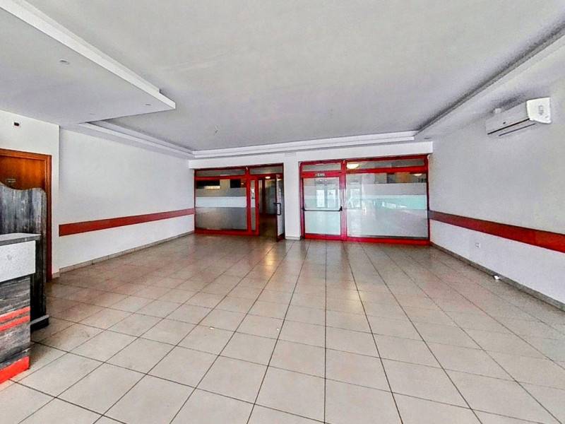 locale commerciale in vendita a Ravenna