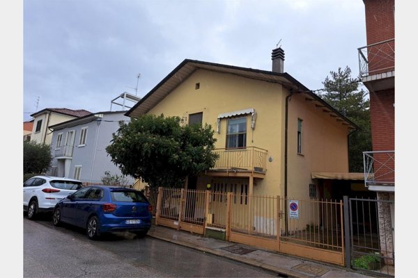 casa indipendente in vendita a Ravenna in zona Centro Storico