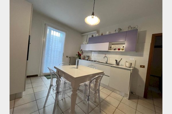 casa indipendente in vendita a Ravenna