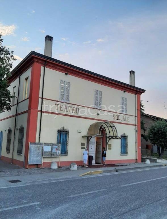 negozio in vendita a Ravenna in zona Piangipane