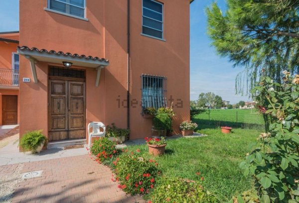 casa indipendente in vendita a Ravenna in zona Castiglione di Ravenna