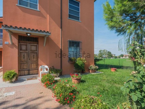 casa indipendente in vendita a Ravenna in zona San Pietro in Vincoli