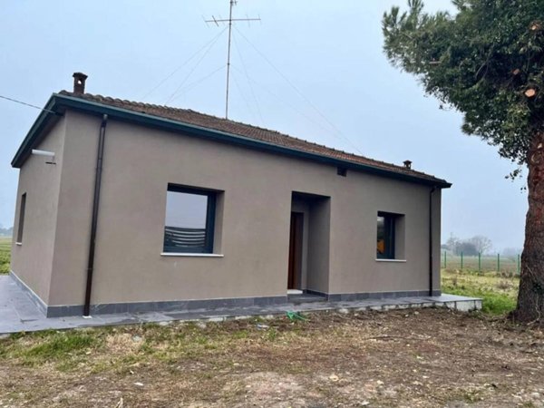 casa indipendente in vendita a Ravenna in zona San Romualdo