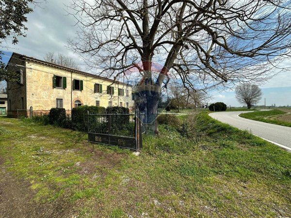 casa indipendente in vendita a Ravenna in zona San Bartolo