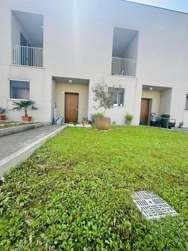 casa indipendente in vendita a Ravenna in zona San Zaccaria