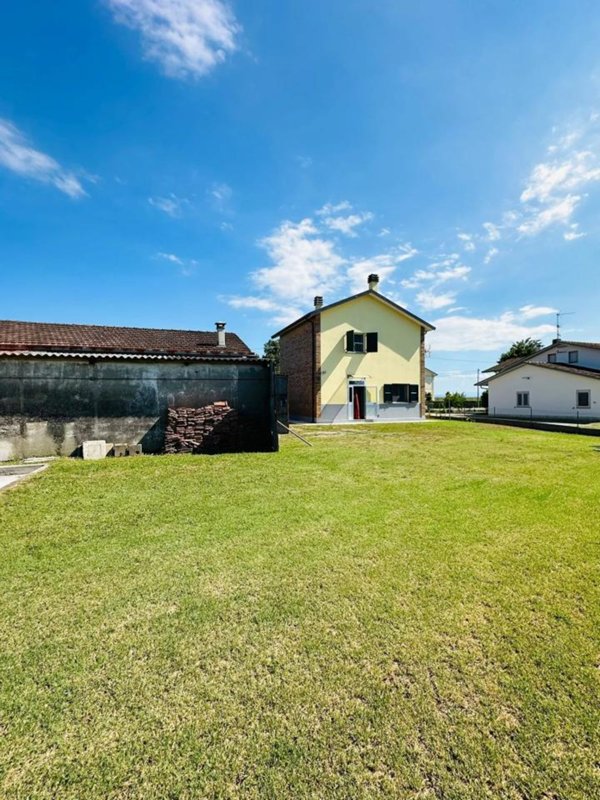 casa indipendente in vendita a Ravenna in zona San Zaccaria