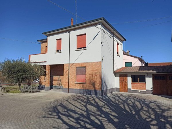 casa indipendente in vendita a Ravenna in zona Piangipane