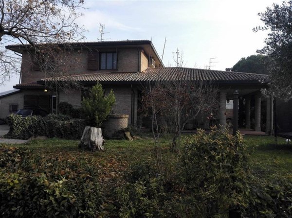 casa indipendente in vendita a Ravenna in zona Castiglione di Ravenna