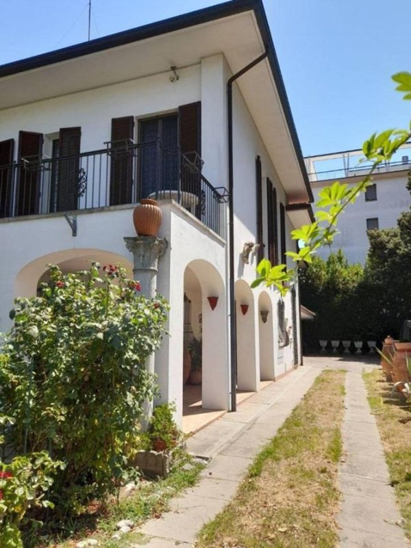 casa indipendente in vendita a Ravenna in zona Centro Storico