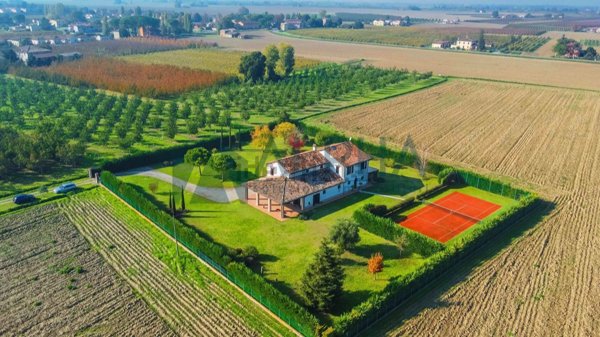 casa indipendente in vendita a Ravenna in zona Roncalceci