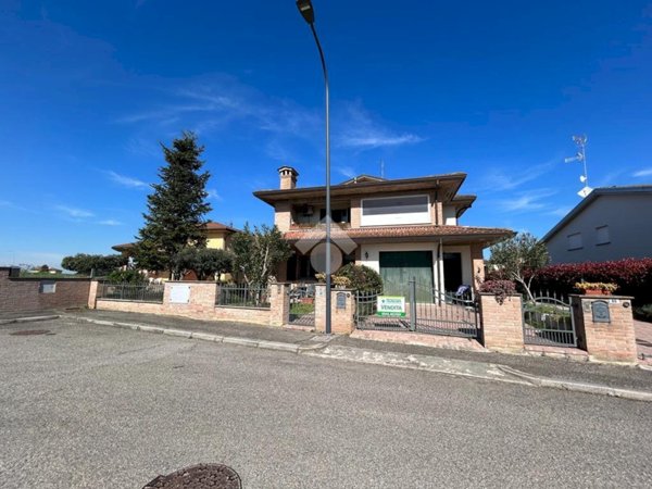 casa indipendente in vendita a Ravenna in zona Sant'Alberto