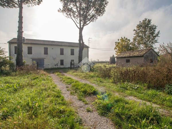 casa indipendente in vendita a Ravenna in zona Madonna dell'Albero