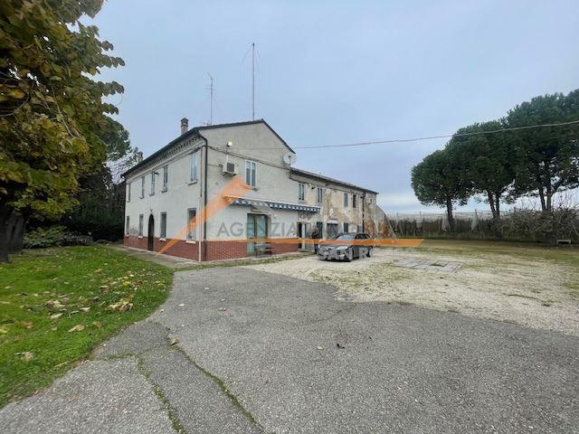 casa indipendente in vendita a Ravenna in zona Glorie