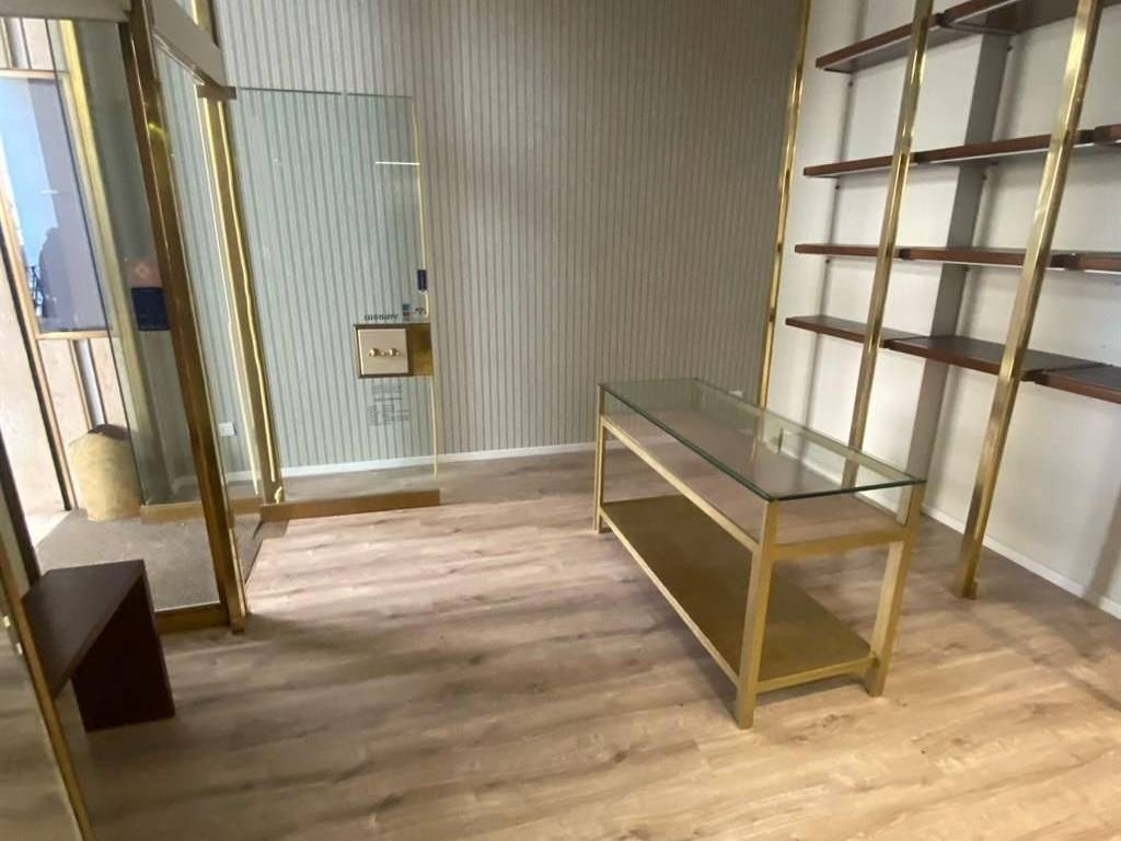 negozio in vendita a Ravenna in zona Centro Storico
