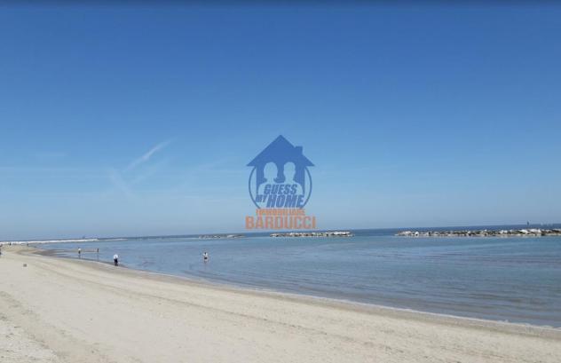 negozio in vendita a Ravenna in zona Lido di Savio