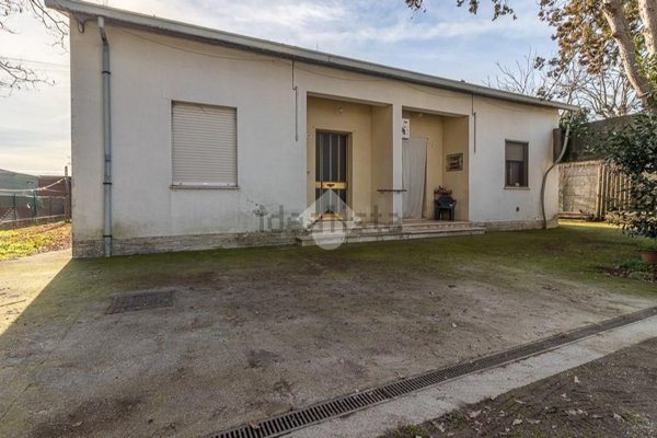 casa indipendente in vendita a Ravenna in zona San Pietro in Vincoli