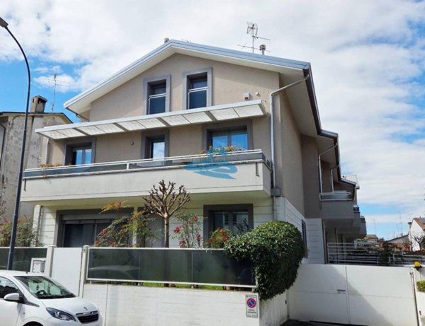 casa indipendente in vendita a Ravenna in zona Centro Storico