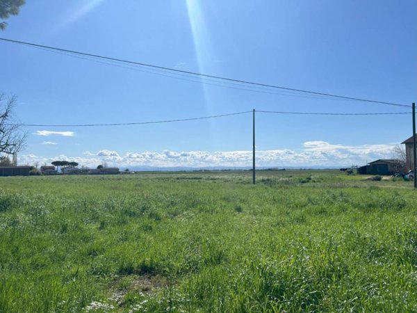 terreno edificabile in vendita a Ravenna in zona Castiglione di Ravenna