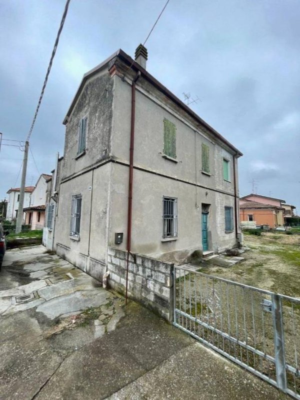 casa indipendente in vendita a Ravenna in zona San Romualdo