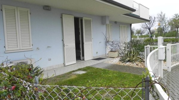 casa indipendente in vendita a Ravenna in zona Lido Adriano