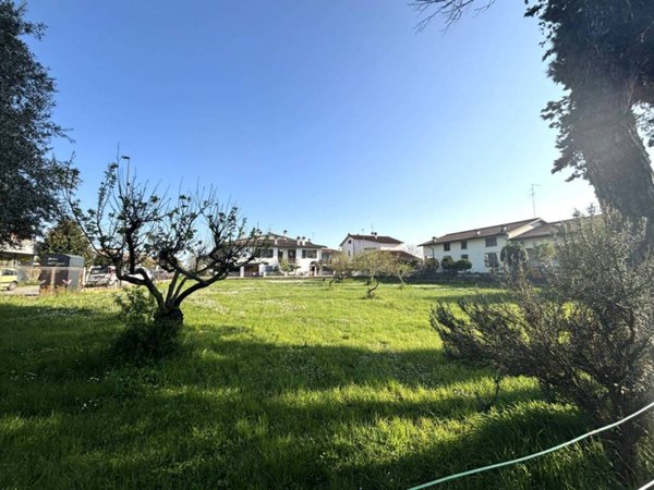 terreno edificabile in vendita a Ravenna in zona Castiglione di Ravenna