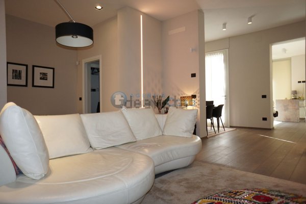 casa indipendente in vendita a Ravenna