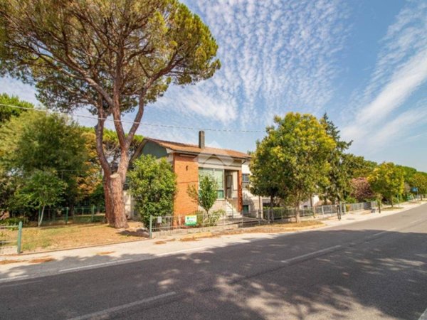 casa indipendente in vendita a Ravenna in zona Castiglione di Ravenna