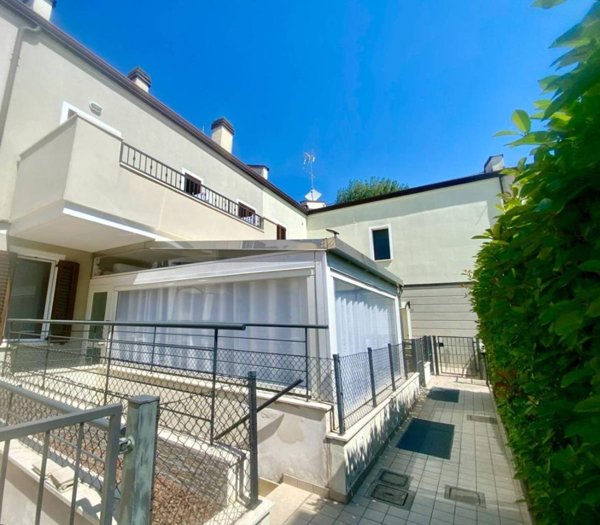 casa indipendente in vendita a Ravenna in zona San Pietro in Vincoli