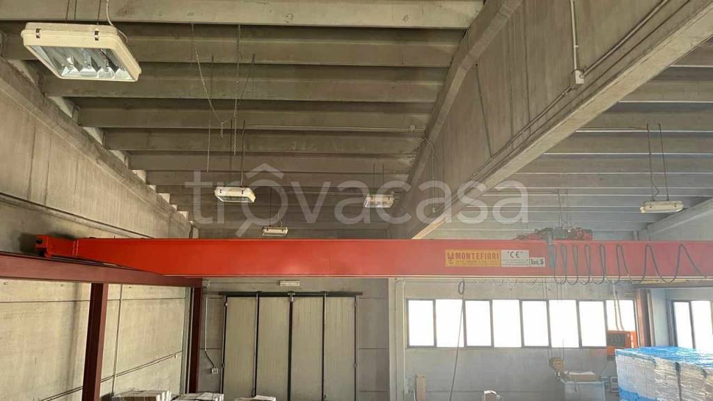 locale commerciale in vendita a Ravenna