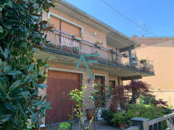casa indipendente in vendita a Ravenna in zona Centro Storico