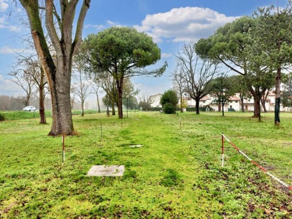 terreno edificabile in vendita a Ravenna in zona Lido Adriano