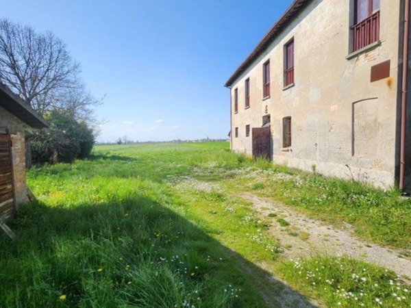 casa indipendente in vendita a Ravenna in zona Ghibullo