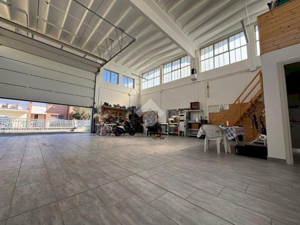 capannone in vendita a Ravenna in zona Porto Fuori