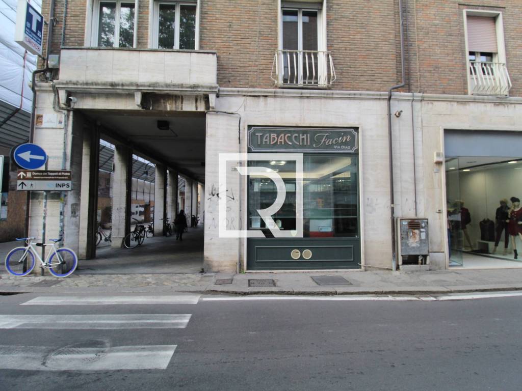negozio in vendita a Ravenna in zona Centro Storico